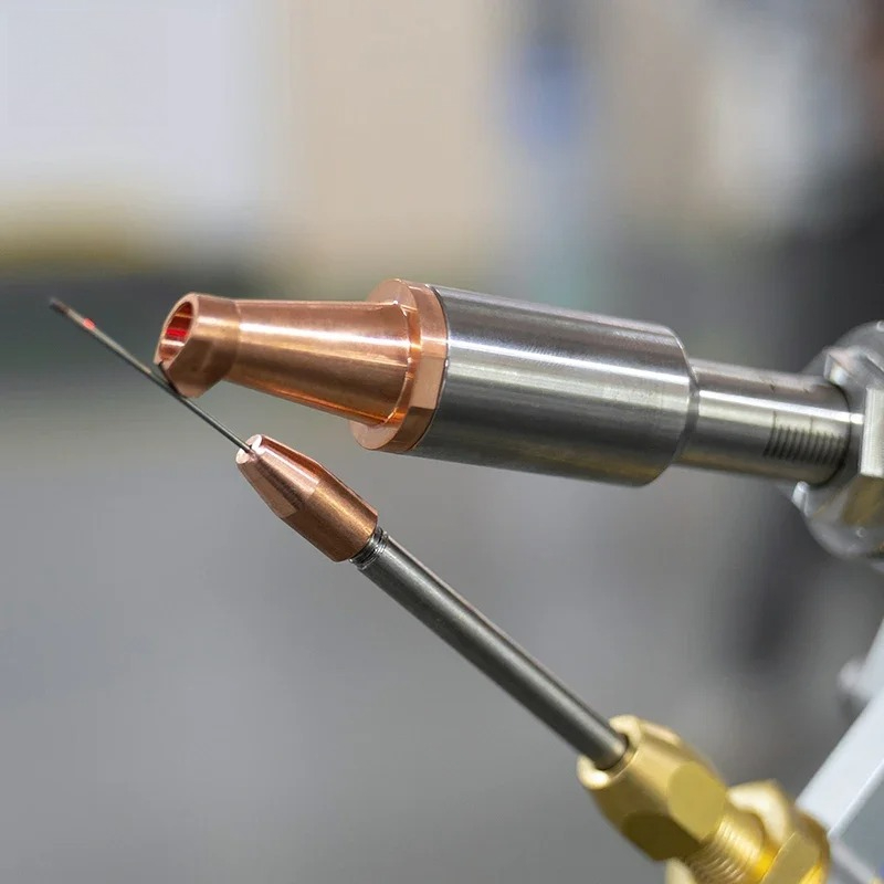 Китайский ручной аппарат для л – обзор и цена Fiber Laser Welder 2000W