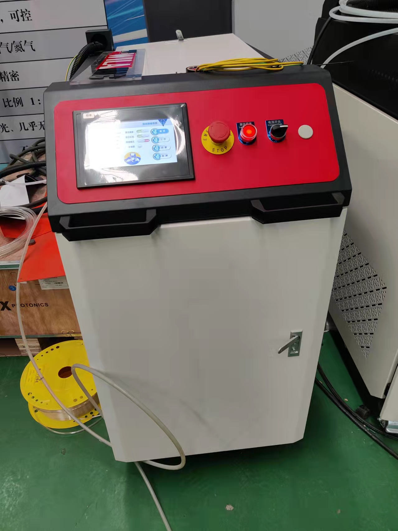 Ручной лазерный сварочный аппа – обзор и цена Handheld Laser Welder 1000W