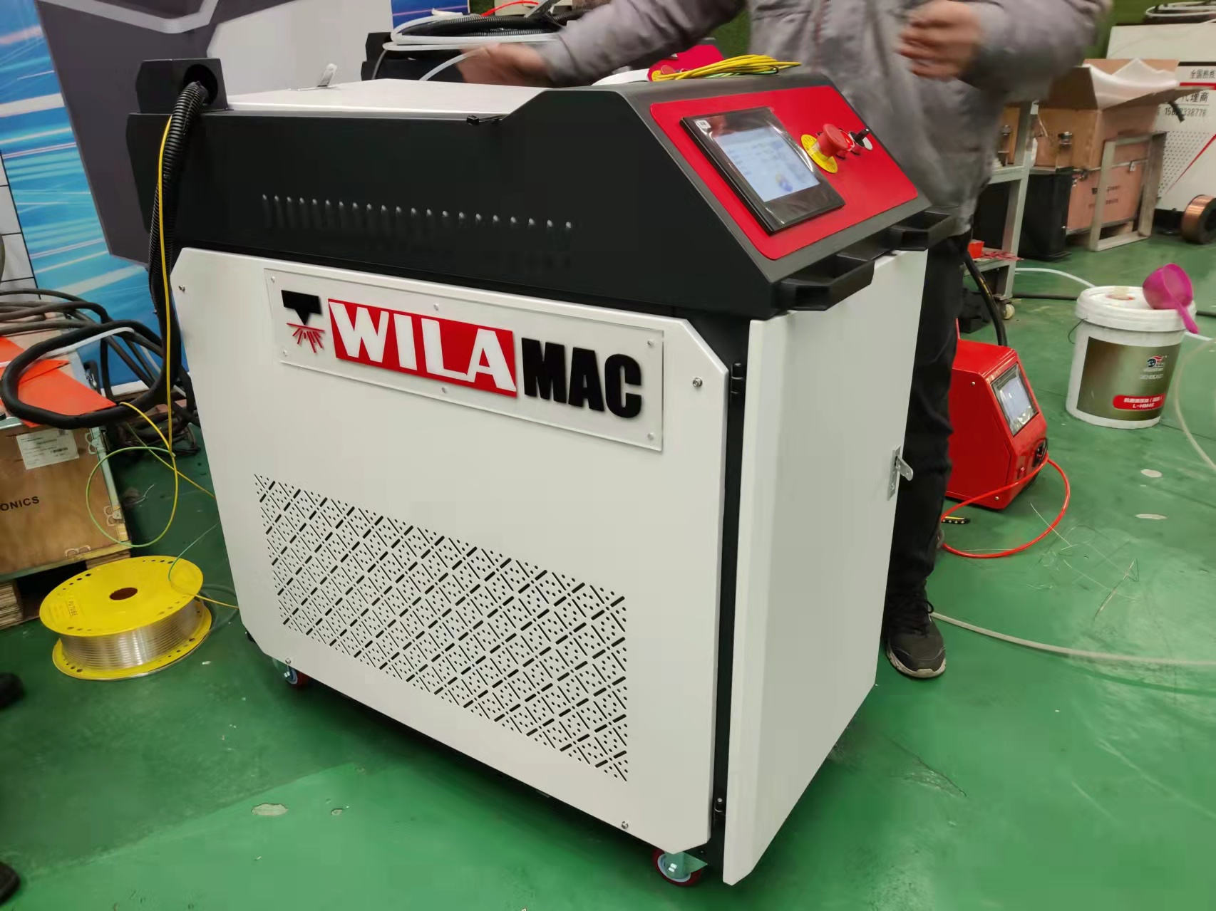 Ручной лазерный сварочный аппа – обзор и цена Handheld Laser Welder 1000W